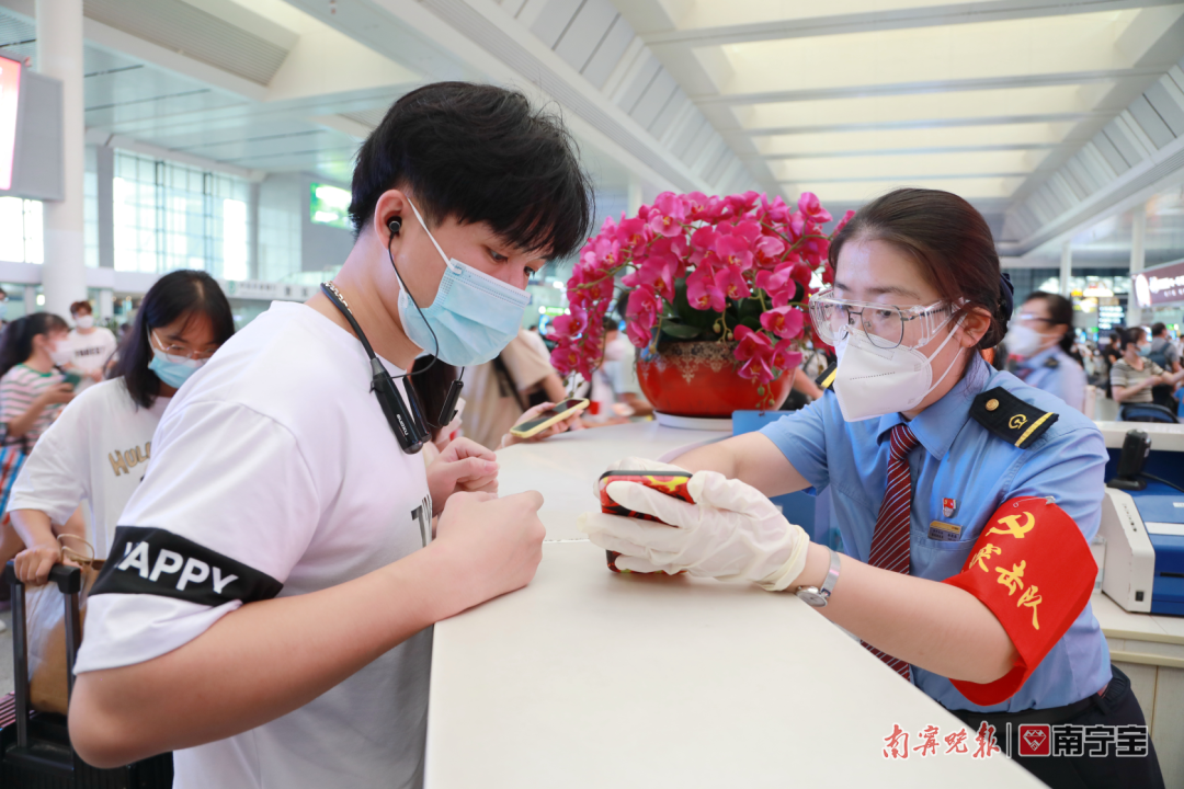 国庆假期最后一天， 广西铁路部门加开或重联16对动车休闲区蓝鸢梦想 - Www.slyday.coM