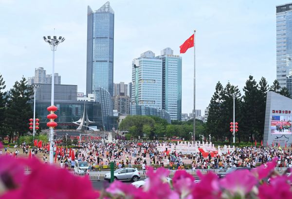 2022年10月1日拍摄的福州市五一广场。（新华社记者 林善传 摄）