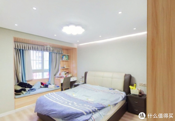 90后小夫妻的幸福婚房，80㎡简洁两居室，被回字玄关柜惊艳到了休闲区蓝鸢梦想 - Www.slyday.coM