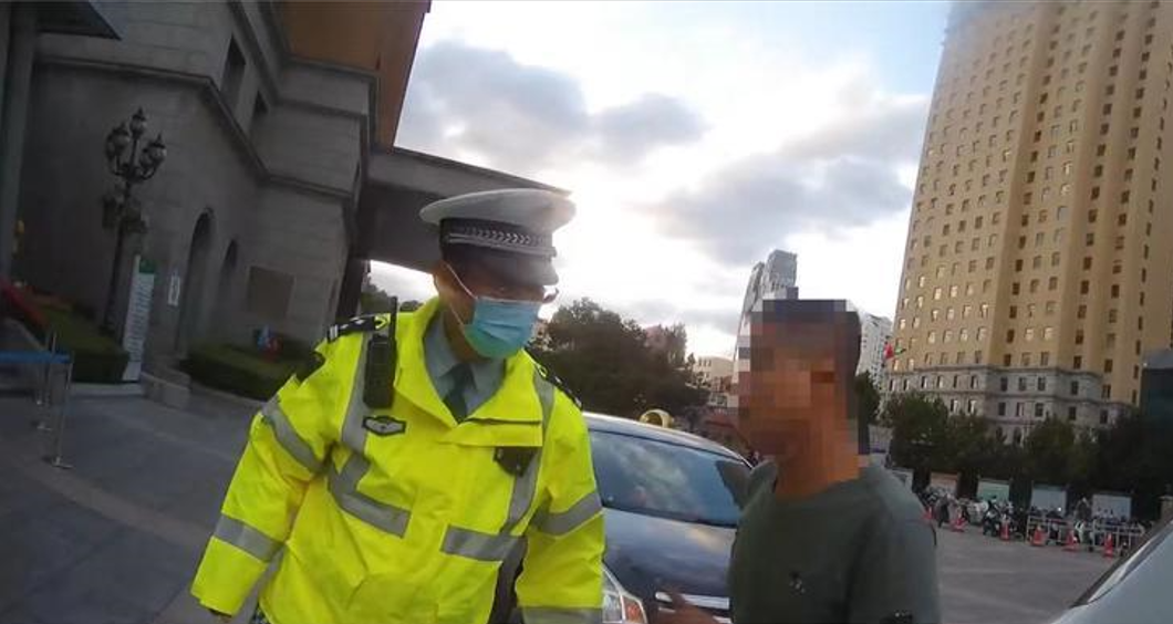 早产婴儿紧急送医遇堵车 高速交警疏堵保畅护佑平安休闲区蓝鸢梦想 - Www.slyday.coM