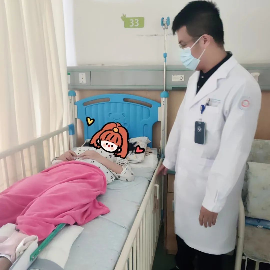 热搜第一！13岁女孩摔跤后骨折，一查全身骨头都在溶解！休闲区蓝鸢梦想 - Www.slyday.coM