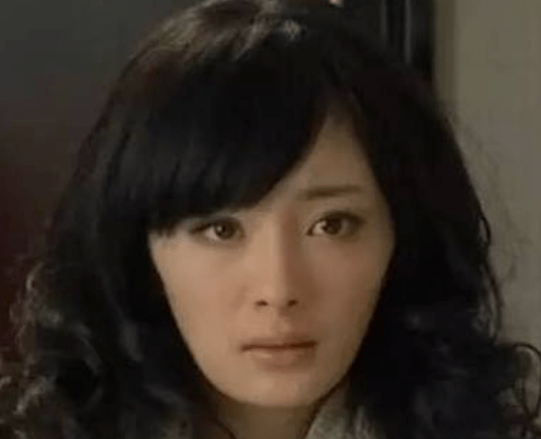 那些削骨的女星还好吗？脸歪僵硬、挂不住肉，杨幂、鞠婧祎都崩了！休闲区蓝鸢梦想 - Www.slyday.coM