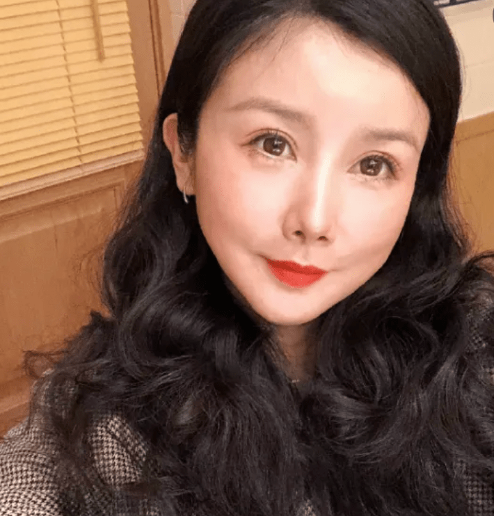 那些削骨的女星还好吗？脸歪僵硬、挂不住肉，杨幂、鞠婧祎都崩了！休闲区蓝鸢梦想 - Www.slyday.coM