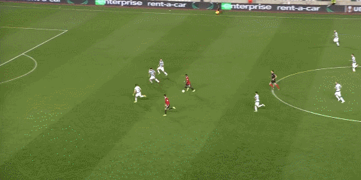 C罗真老了！推空门都不进，700球又难产，遭嘲讽：越老越搞笑休闲区蓝鸢梦想 - Www.slyday.coM