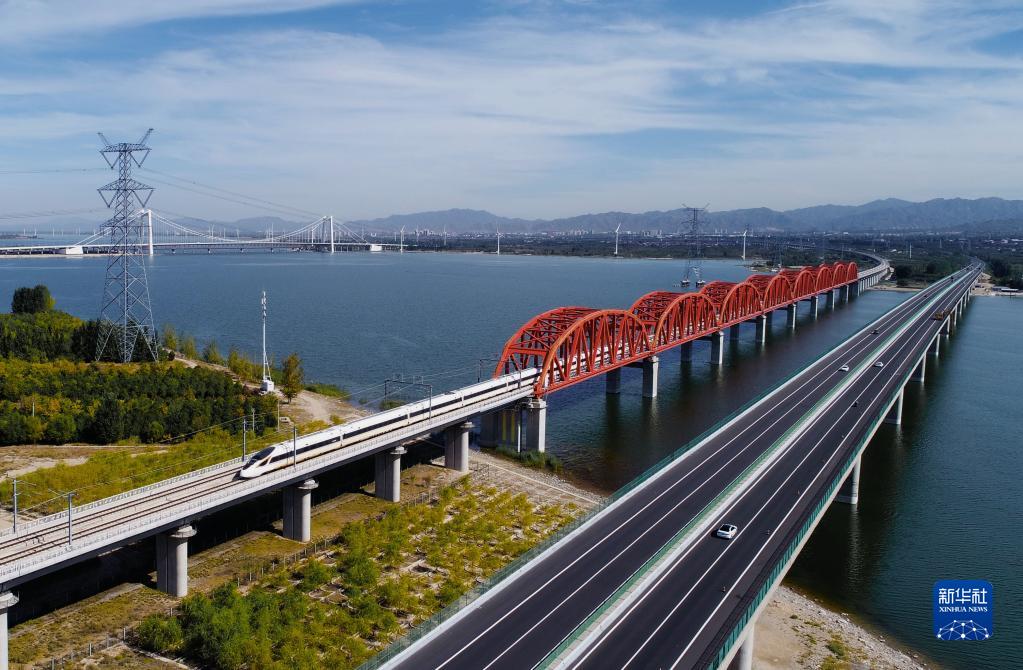 江河奔腾看中国丨海河流域：绿色发展 和谐共生休闲区蓝鸢梦想 - Www.slyday.coM