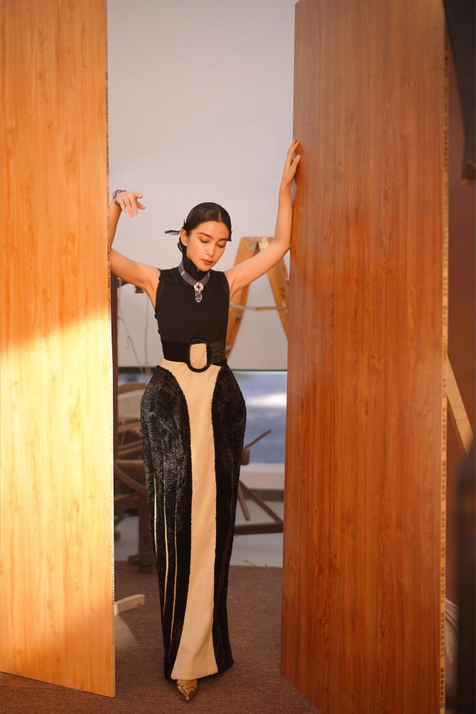 李冰冰低盘发造型东方韵味大片，气场强大满满女人味休闲区蓝鸢梦想 - Www.slyday.coM