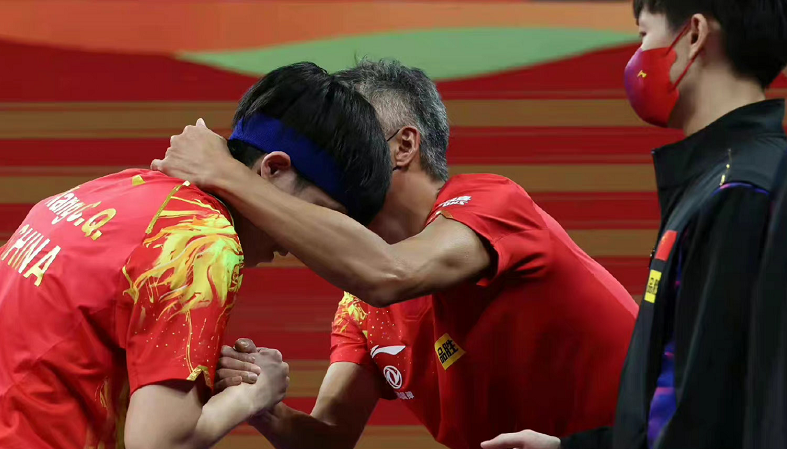 万众瞩目！国乒男团女团决战日本，复仇张本智和，冲垮伊藤美诚休闲区蓝鸢梦想 - Www.slyday.coM