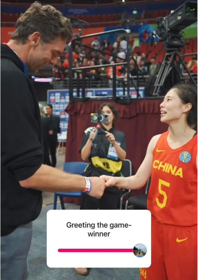 王思雨开直播,不扎辫子变气质型大美女,回应跟保罗加索尔聊的啥休闲区蓝鸢梦想 - Www.slyday.coM 王思雨开直播,不扎辫子变气质型大美女,回应跟保罗加索尔聊的啥休闲区蓝鸢梦想 - Www.slyday.coM