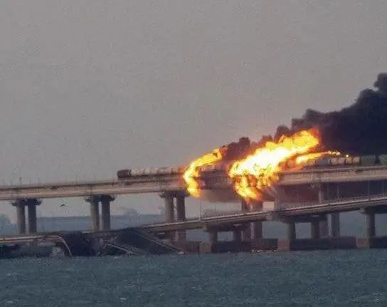 最新！克里米亚大桥事故已致3人死亡，俄官员称将强硬回应休闲区蓝鸢梦想 - Www.slyday.coM