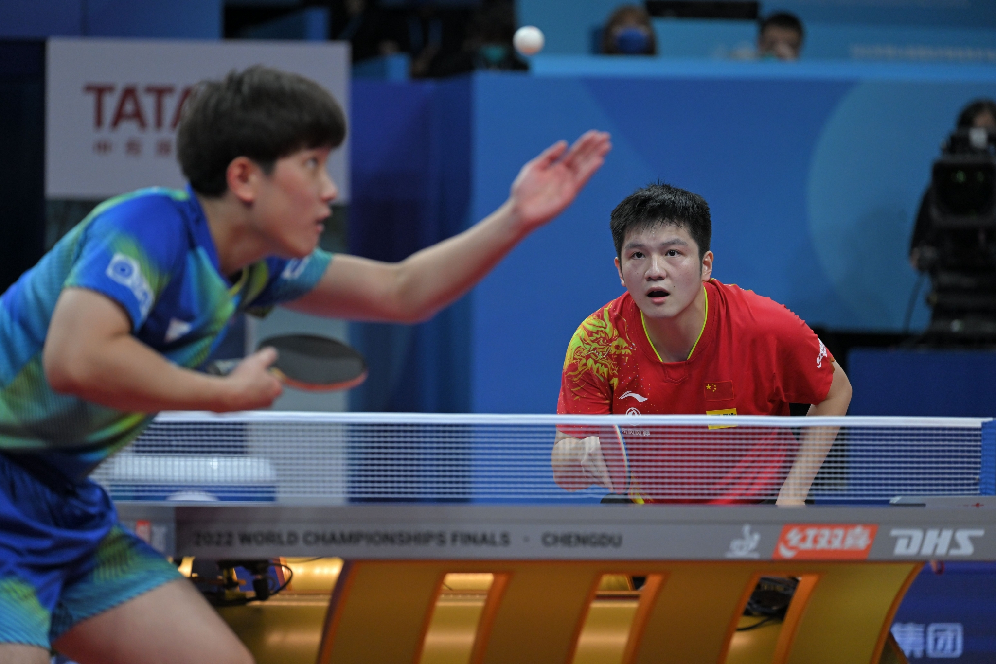 赛场丨王楚钦顶住了！中国男队3比2淘汰日本队冲向十连冠，张本智和空砍2分休闲区蓝鸢梦想 - Www.slyday.coM