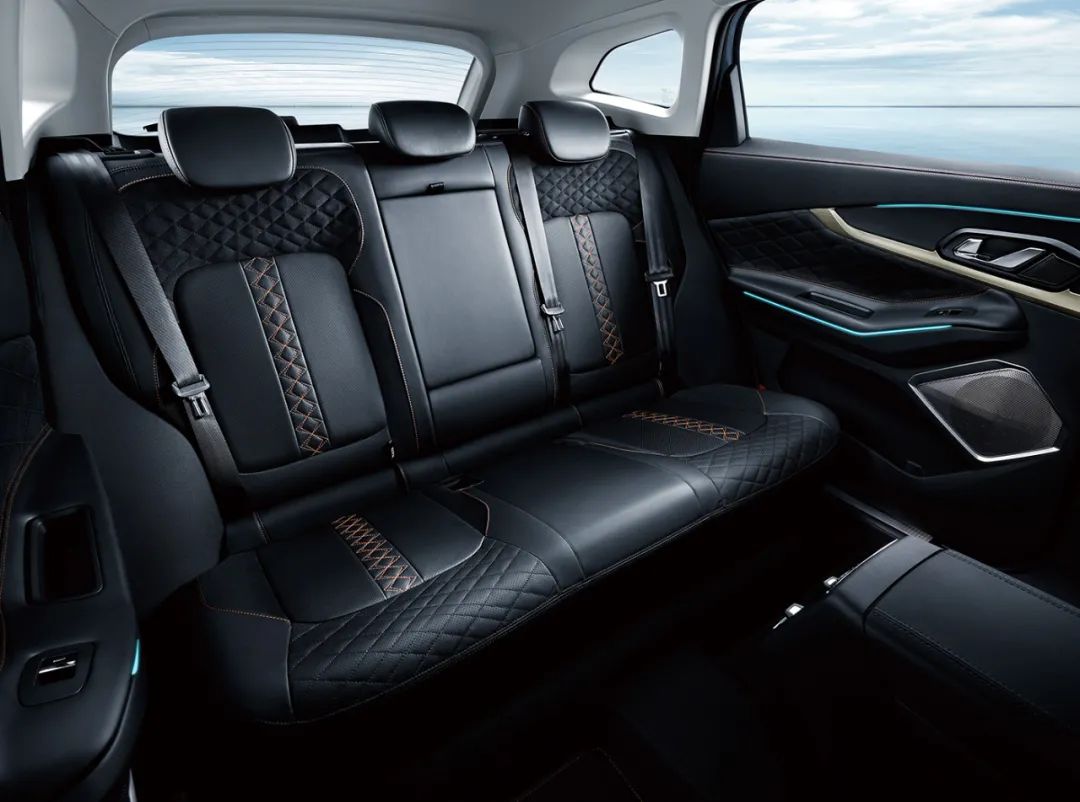 这几款国产大五座SUV也很香，空间不输冠道，有颜还有料