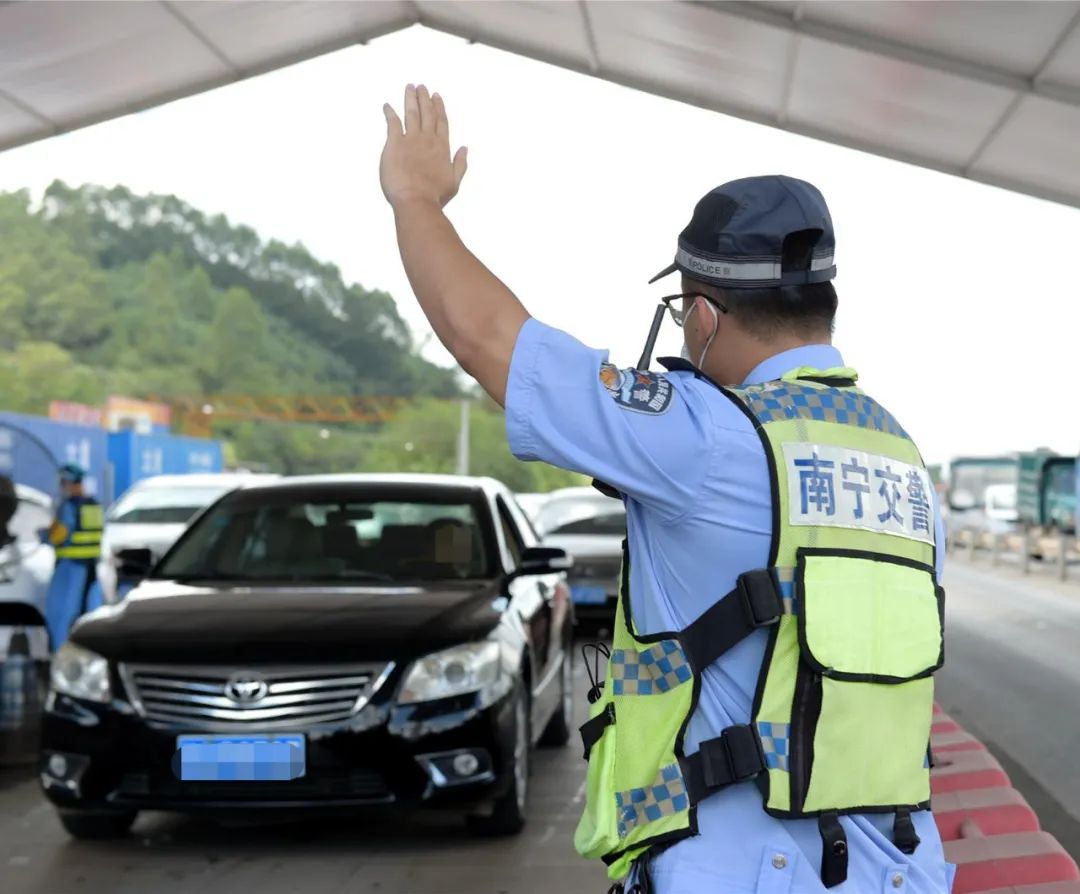 南宁警方：保障国庆期间社会面平安稳定 打造群众看得见的安全感休闲区蓝鸢梦想 - Www.slyday.coM