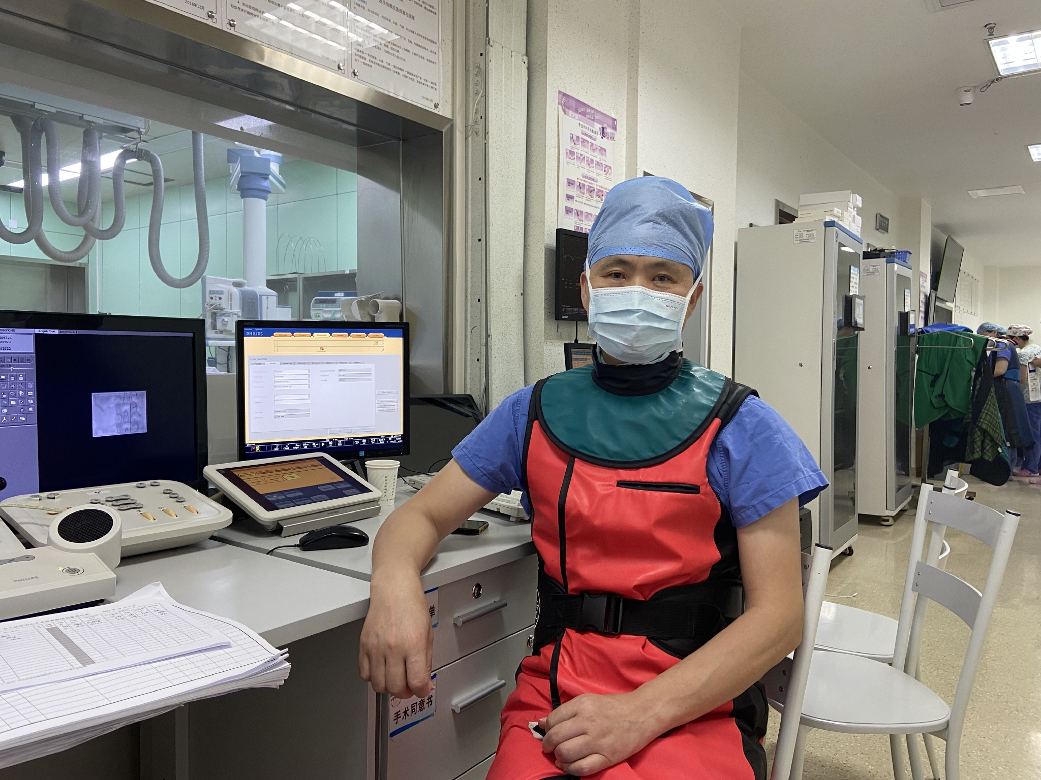 华西专家过节回老家 免费帮满屋乡亲看片休闲区蓝鸢梦想 - Www.slyday.coM