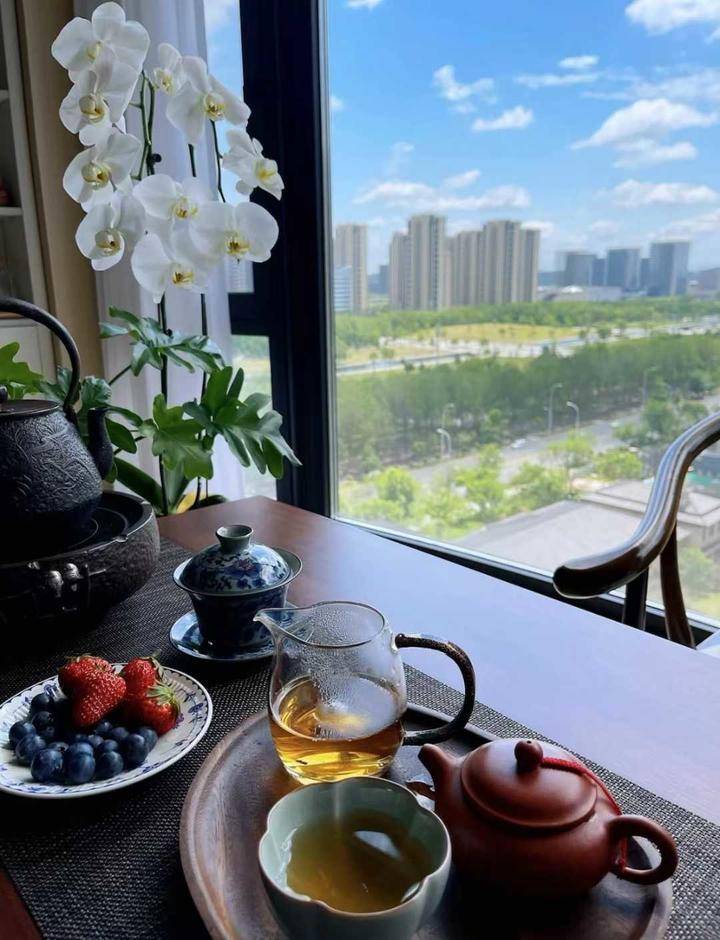 一杯茶香,温暖入口,暖心暖肺,忘了季节,丰盈人生.