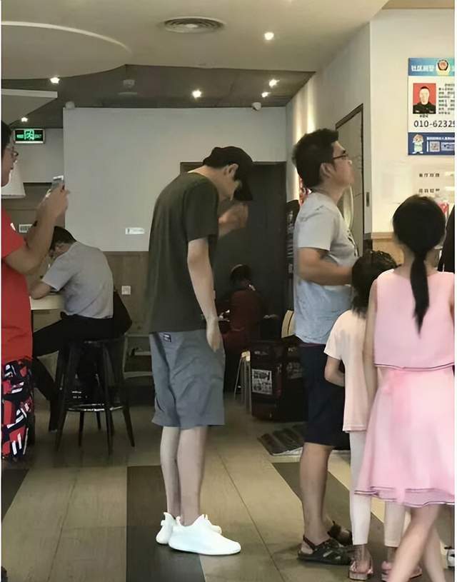 林更新剧组给赵丽颖下厨好居家，娱乐圈太需要烟火气的演员了休闲区蓝鸢梦想 - Www.slyday.coM