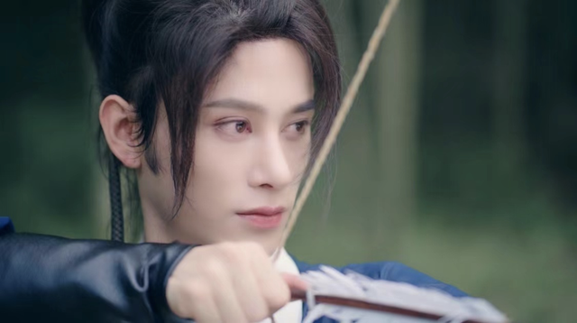 长发美男子直播教美妆，个位数观看也能成交上万休闲区蓝鸢梦想 - Www.slyday.coM