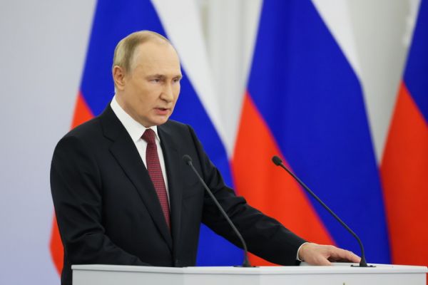 “俄罗斯”俄媒：普京签署命令加强刻赤海峡交通走廊安保