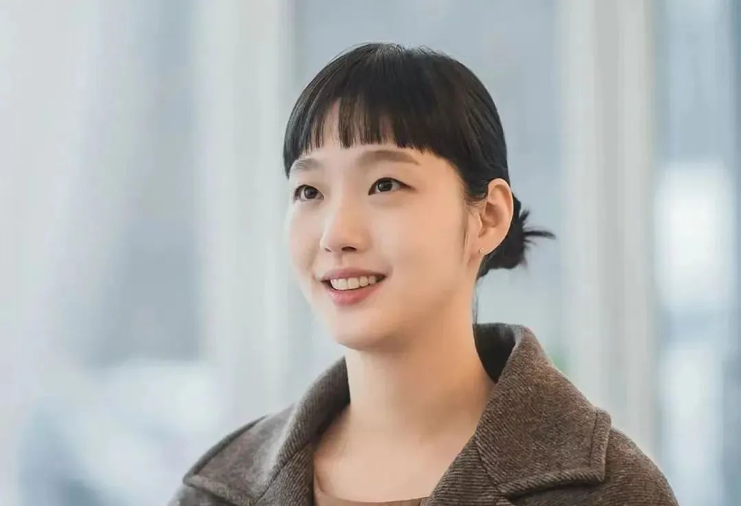 金高银,真演不了贫穷脸__财经头条