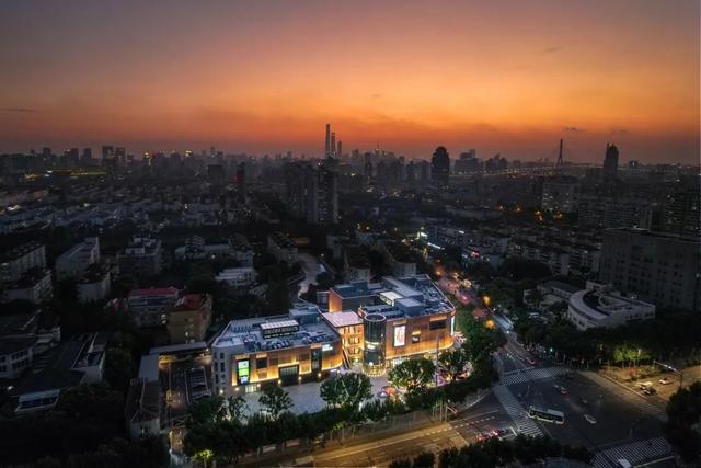 更时尚，更好玩！这个满载居民回忆的“家门口”商场升级回归休闲区蓝鸢梦想 - Www.slyday.coM