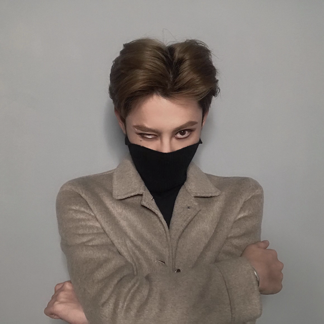 长发美男子直播教美妆，个位数观看也能成交上万休闲区蓝鸢梦想 - Www.slyday.coM