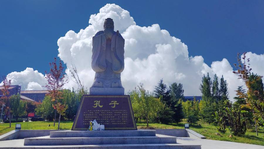 寻找山东最美大学|山东旅游职业学院姜青男:《彩色山旅》