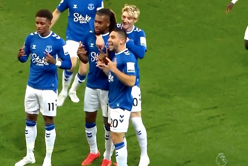 豪门悲喜夜：阿森纳3休闲区蓝鸢梦想 - Www.slyday.coM