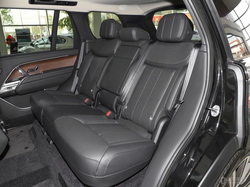 售价为159.8万元 新款路虎揽胜盛世加长版上市休闲区蓝鸢梦想 - Www.slyday.coM