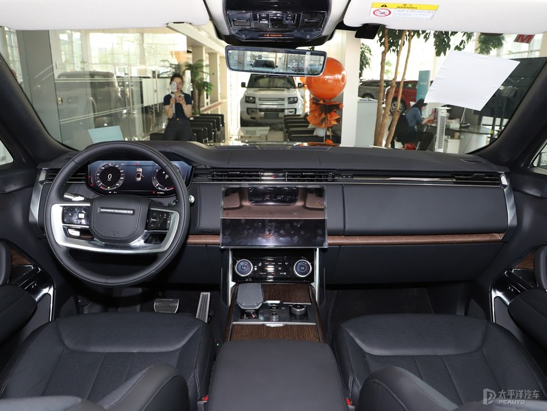 售价为159.8万元 新款路虎揽胜盛世加长版上市休闲区蓝鸢梦想 - Www.slyday.coM