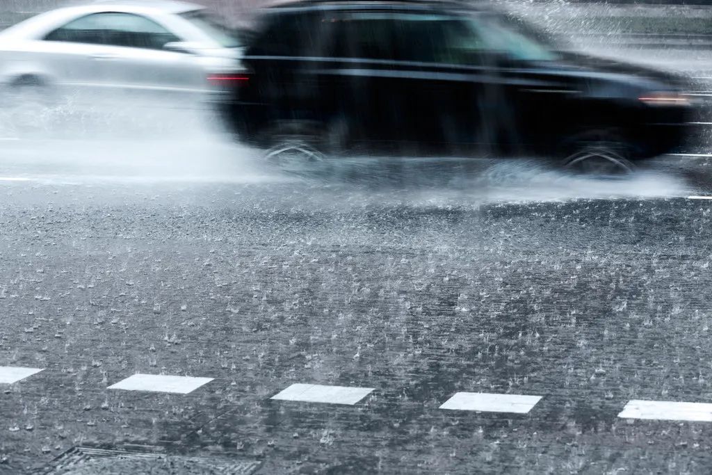 哈市一男子不慎遗失手机，民警打30余通电话帮其寻回……休闲区蓝鸢梦想 - Www.slyday.coM