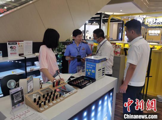 首都文明播报：工体近6万球迷向北京榜样、冬残奥冠军杨金桥致敬