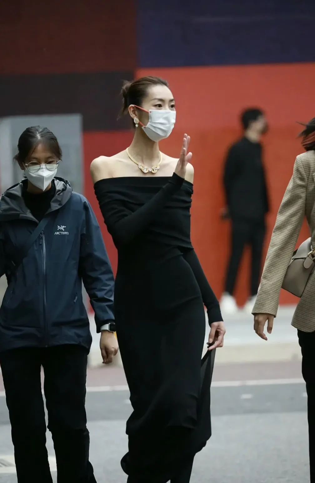 刘雯vs全美第一大网红？！这……休闲区蓝鸢梦想 - Www.slyday.coM