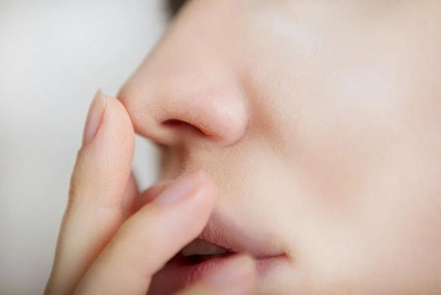 割完双眼皮当天，老公要求分房睡！女子后悔了：还能复原吗？休闲区蓝鸢梦想 - Www.slyday.coM