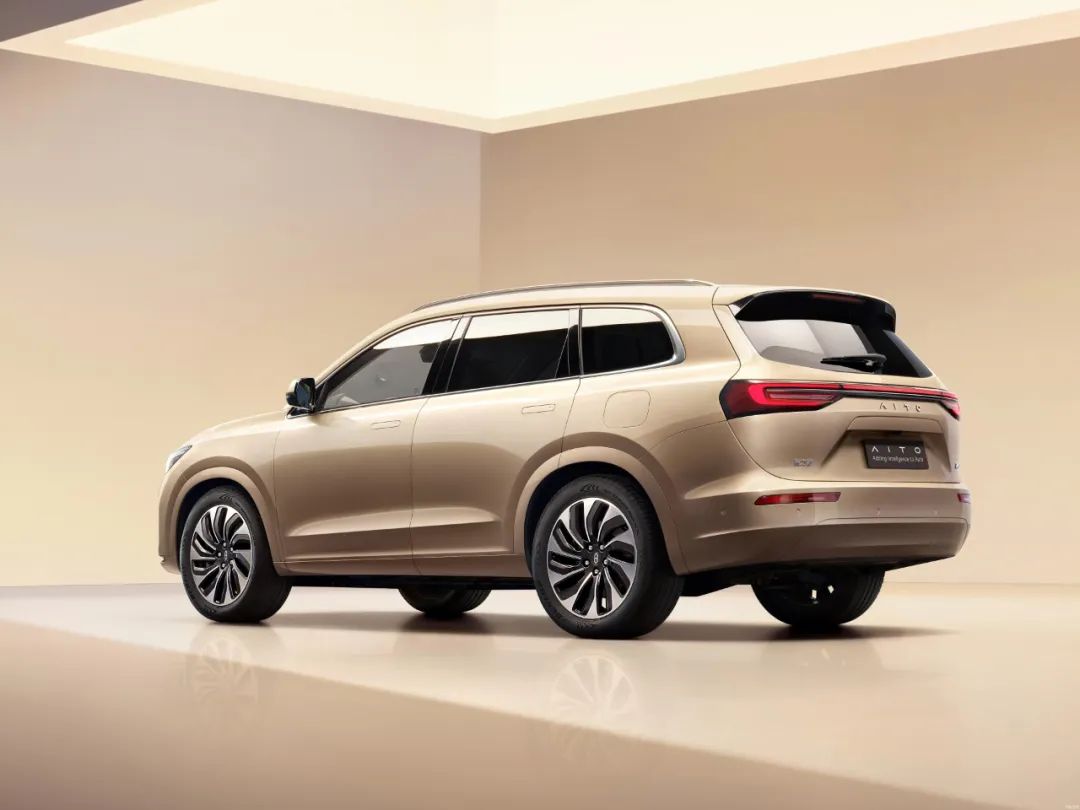 华为让车主承受“寒气”？问界M7被曝后排暖风缺失休闲区蓝鸢梦想 - Www.slyday.coM