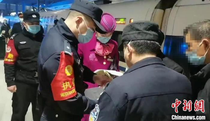 小说：三王妃落水后性情大变，从软弱到彪悍，三王爷反追着贴上去