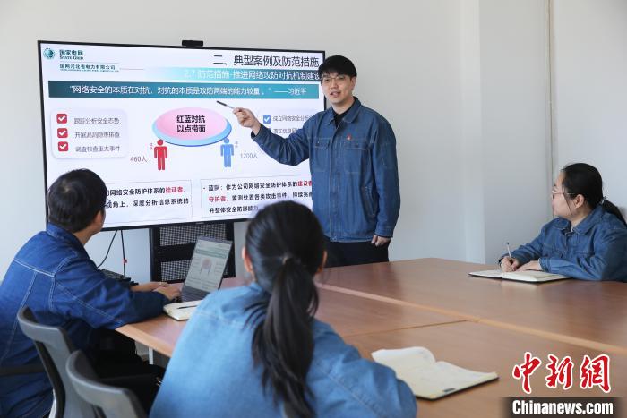 【十年@每一个奋斗的你】守护“第五空间”的“数字工匠”常杰：维护网络安全乐在其中休闲区蓝鸢梦想 - Www.slyday.coM