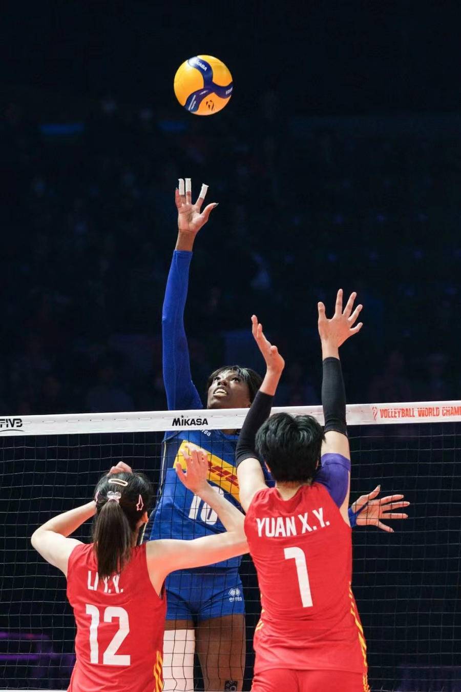 体坛午爆｜山东男篮新赛季首战不敌深圳，中国女排今晚再战意大利休闲区蓝鸢梦想 - Www.slyday.coM