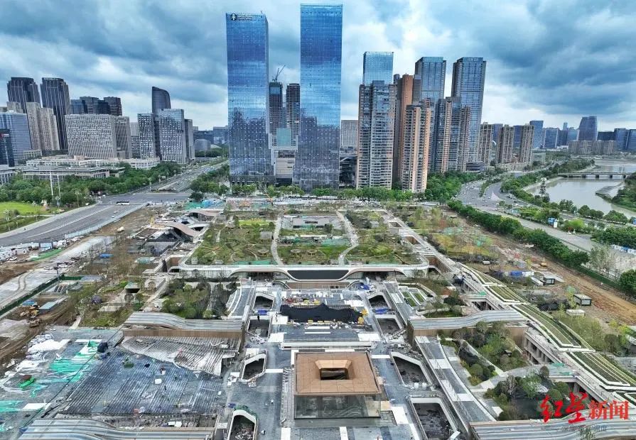 我们一起冲，就是更好的成都，更美的奔赴！休闲区蓝鸢梦想 - Www.slyday.coM