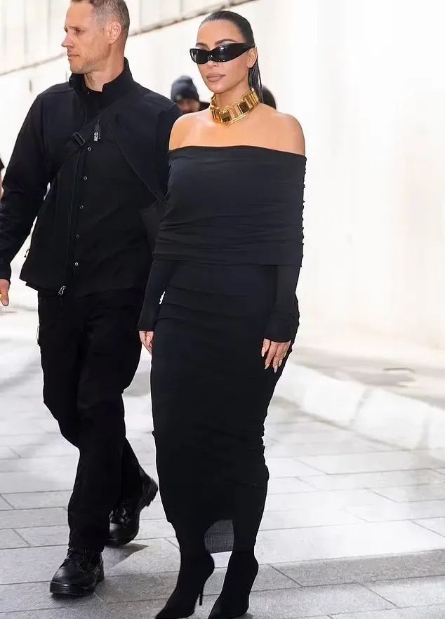 刘雯vs全美第一大网红？！这……休闲区蓝鸢梦想 - Www.slyday.coM