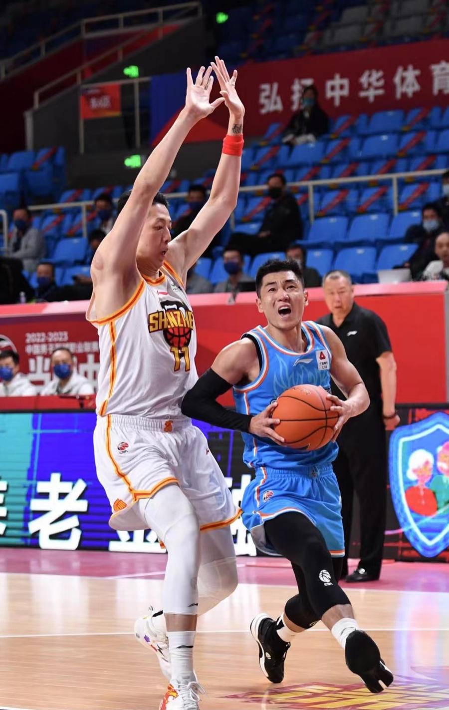 体坛午爆｜山东男篮新赛季首战不敌深圳，中国女排今晚再战意大利休闲区蓝鸢梦想 - Www.slyday.coM