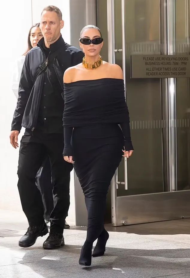 刘雯vs全美第一大网红？！这……休闲区蓝鸢梦想 - Www.slyday.coM