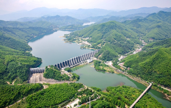 &nbsp;&nbsp;&nbsp;&nbsp;淮河治理过程中修建的佛子岭水库.