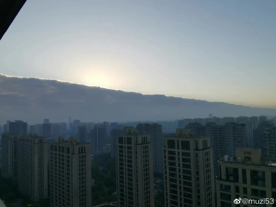 杭州天空又火了，今天一幕刷屏朋友圈！但台风和冷空气马上要来休闲区蓝鸢梦想 - Www.slyday.coM