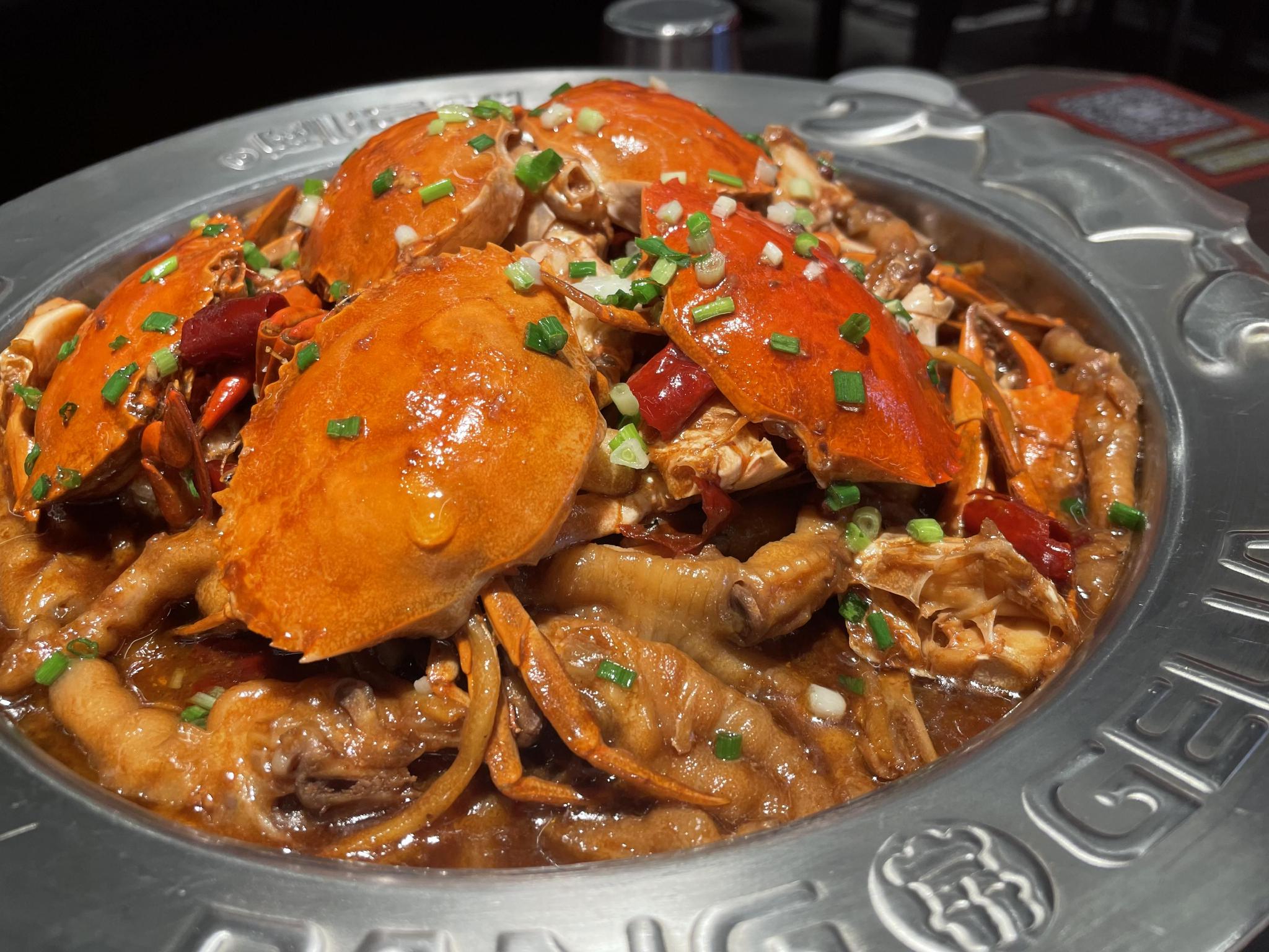 肉质鲜美,肥沃的肉蟹成就了一个好"煲".新京报记者 王萍 摄