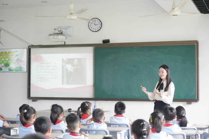 每周一封“家书”，写了一年！杭州这位班主任和家长的双向奔赴好暖休闲区蓝鸢梦想 - Www.slyday.coM