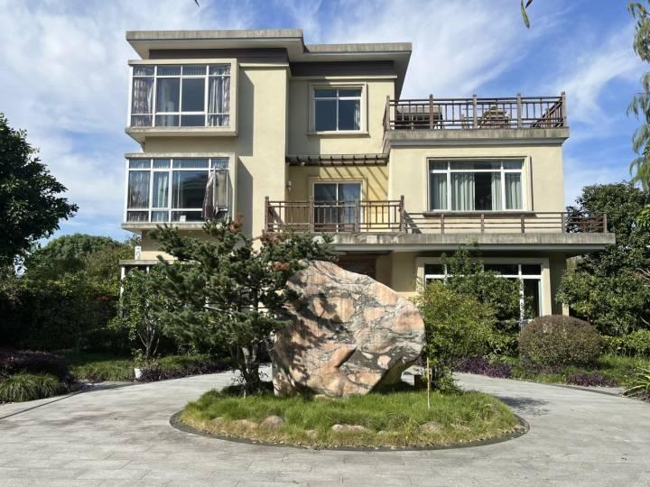 小时探访｜全国首个抱团养老实验暂停两年，这栋别墅往日的热闹还能持续吗？休闲区蓝鸢梦想 - Www.slyday.coM