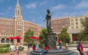 明明在国外，但整个校区几乎全是中国留学生！记者对话海外学子：“反向留学”到底值不值？休闲区蓝鸢梦想 - Www.slyday.coM