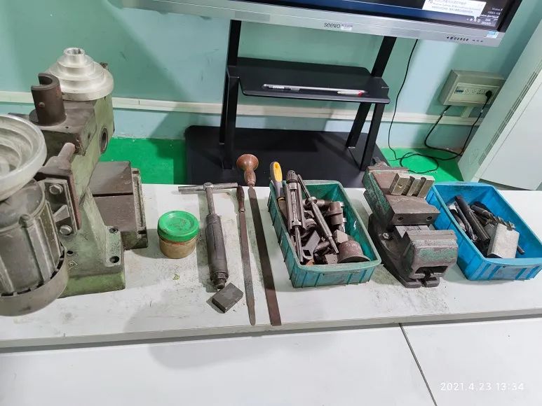 大学进校第一道坎，“压力大得还像在高三”休闲区蓝鸢梦想 - Www.slyday.coM