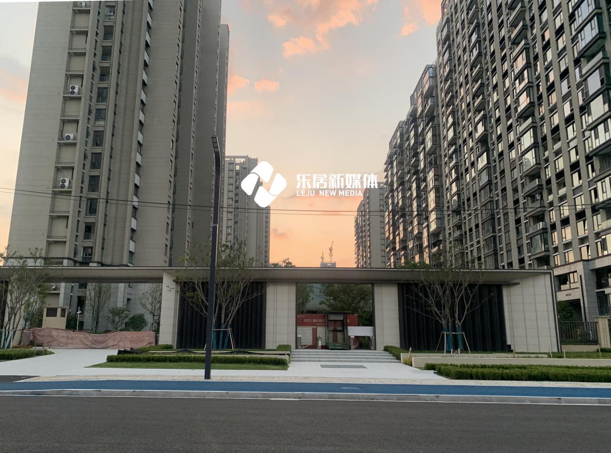 新家|交房仅2年小区破败不堪 江南沄著社区品质缘何如此？|物业|业主|售楼处_新浪新闻