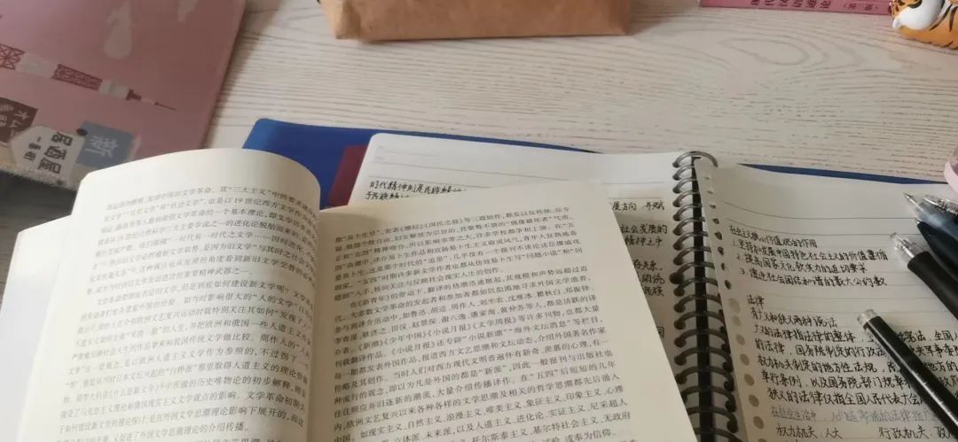 大学进校第一道坎，“压力大得还像在高三”休闲区蓝鸢梦想 - Www.slyday.coM