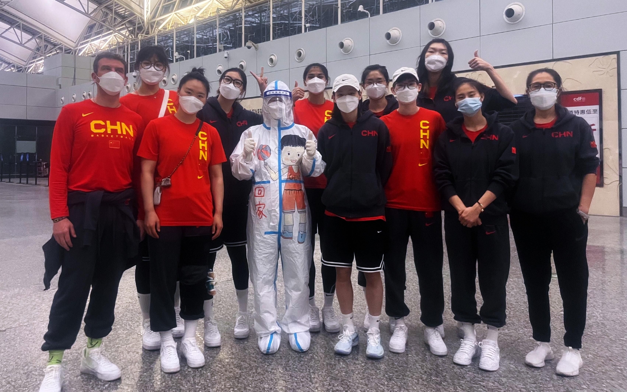 中国女篮首批队员回国，隔离后将返回俱乐部备战新赛季休闲区蓝鸢梦想 - Www.slyday.coM